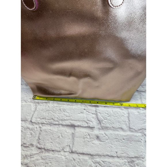 Bath & Body Works VIP Pink Rose Gold Metallic Shimmer Zippered Tote Faux Leather - Picture 9 of 13